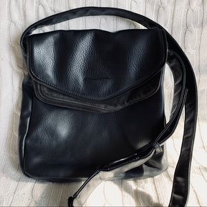 Matt & Nat Unisex VeganLeather Crossbody Messenger